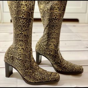 Vic Matie green Snakeskin Boots